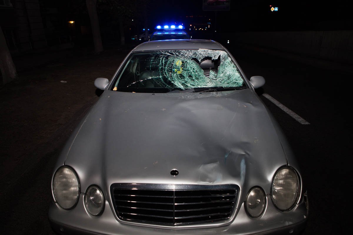 На проспекте Мазепы неизвестный на Mercedes сбил насмерть мужчину и скрылся 3