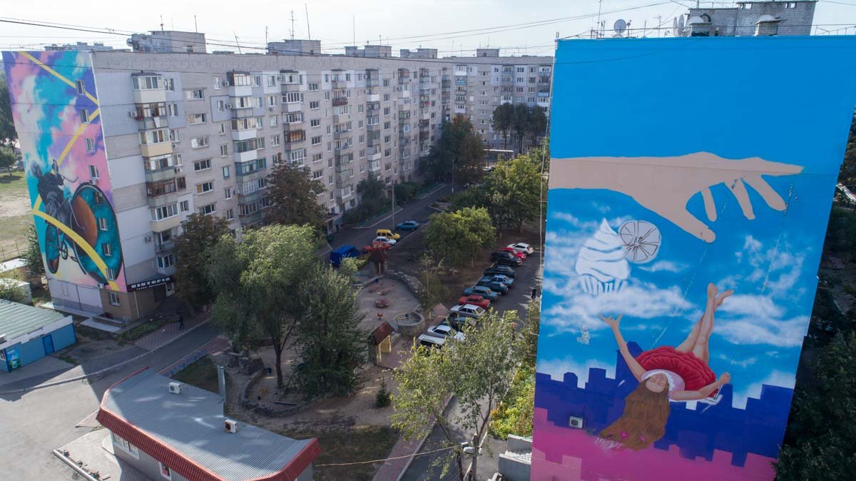 В Днепре появилось два новых красочных мурала 3