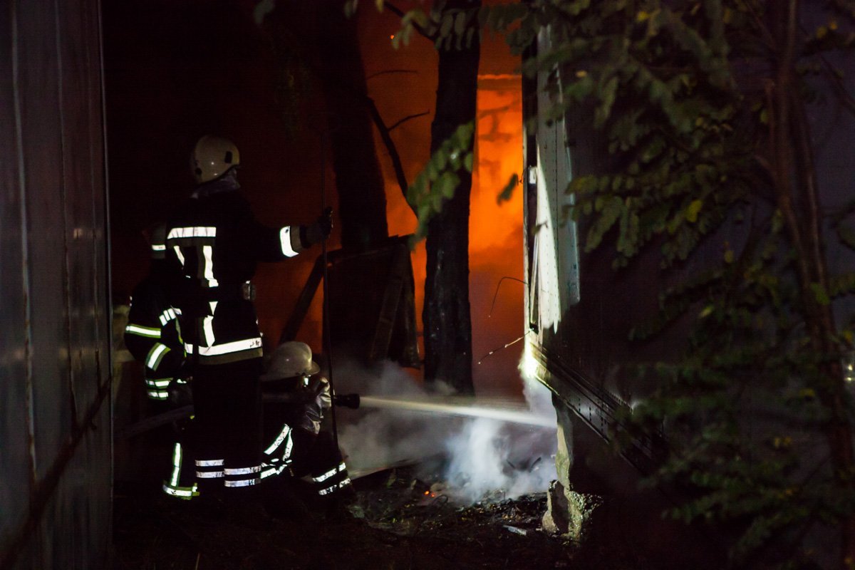 В Подгородном сгорело кафе "Корчма" 4