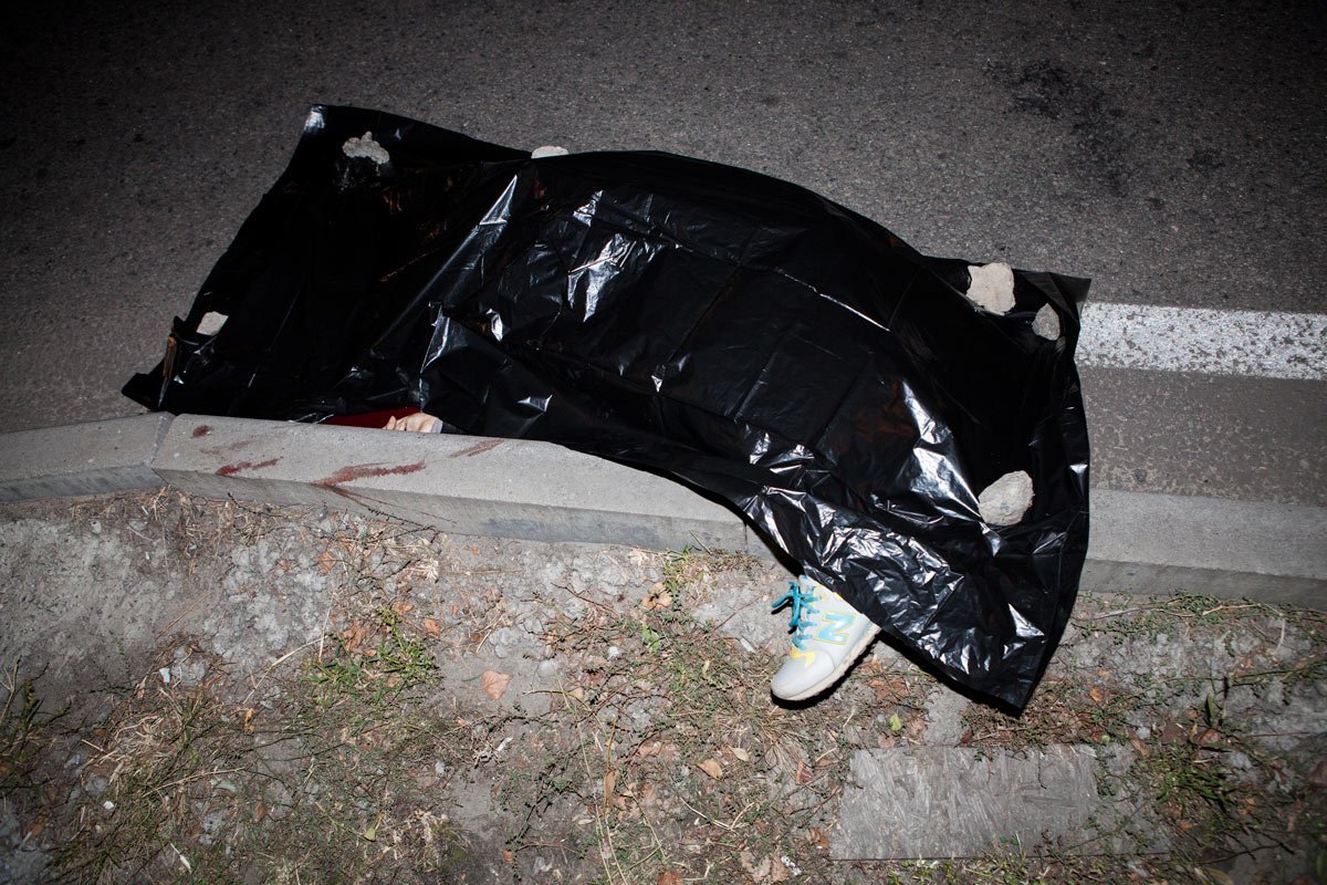 На Маршала Малиновского Lanos насмерть сбил женщину 3