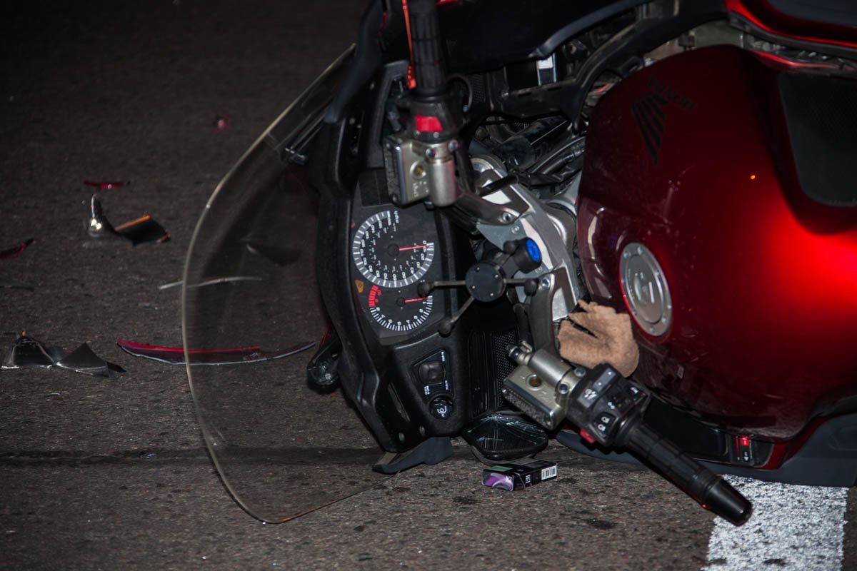 На Запорожском шоссе столкнулись Газель и мотоцикл 1