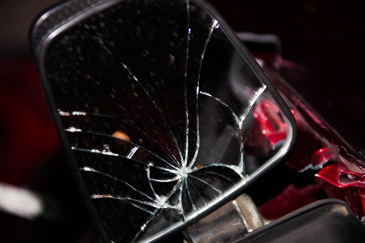 На Запорожском шоссе столкнулись Газель и мотоцикл 4