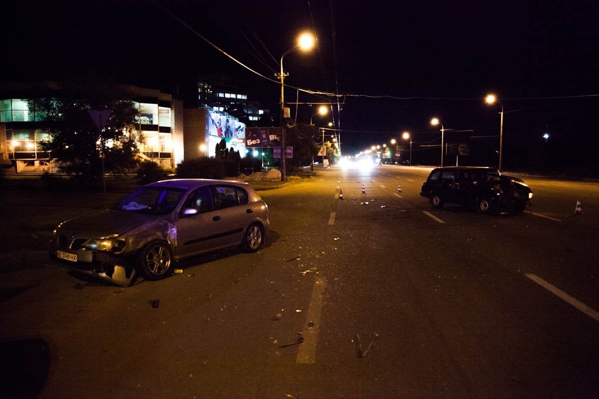 На Набережной Победы столкнулись ВАЗ и Nissan: есть пострадавший 1