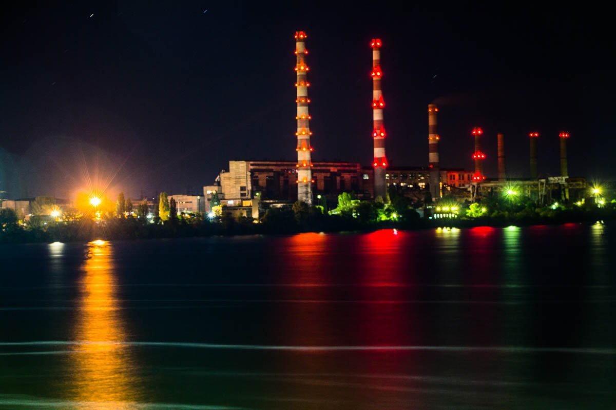 Мистика и тысячи огней: как выглядят мосты Днепра ночью 4