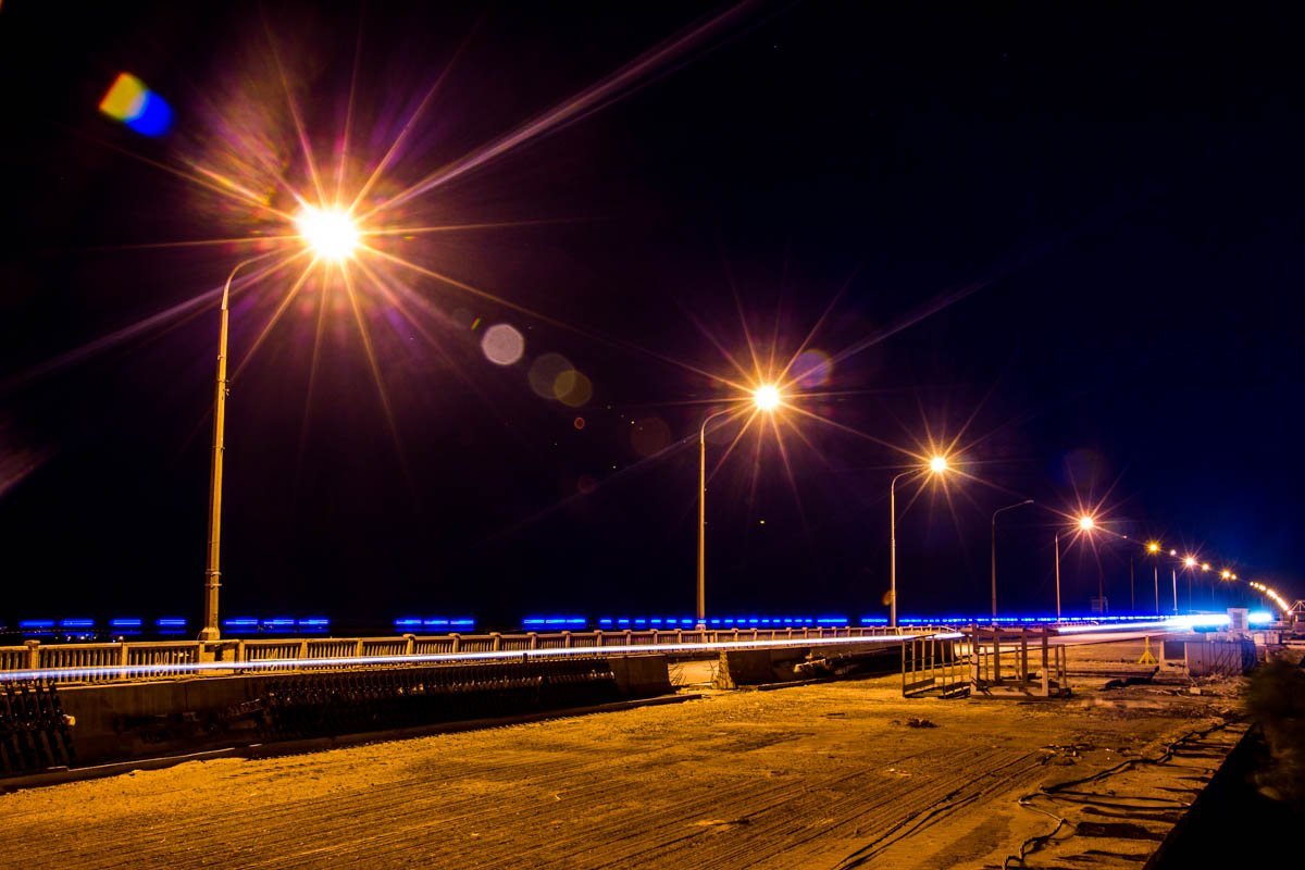 Мистика и тысячи огней: как выглядят мосты Днепра ночью 12