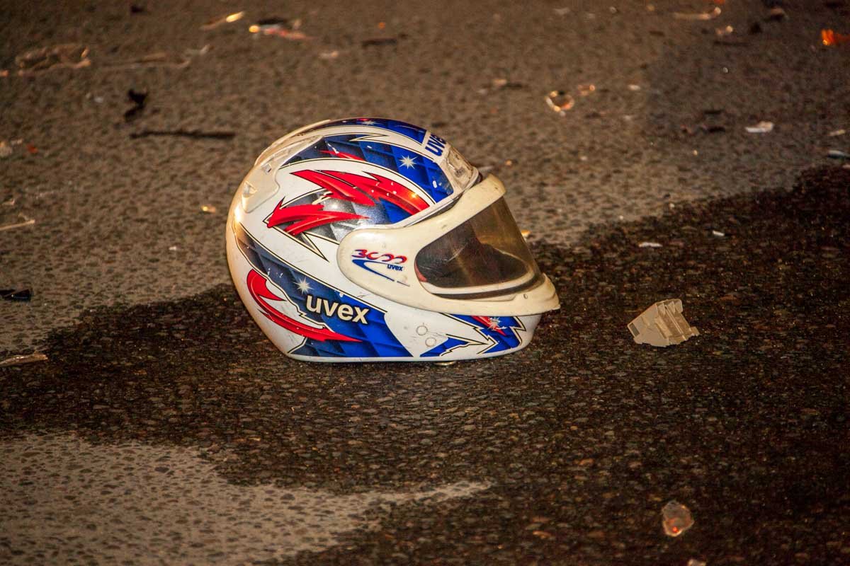 На Метростроевской несовершеннолетний байкер влетел в Mazda с детьми: есть пострадавшие 5