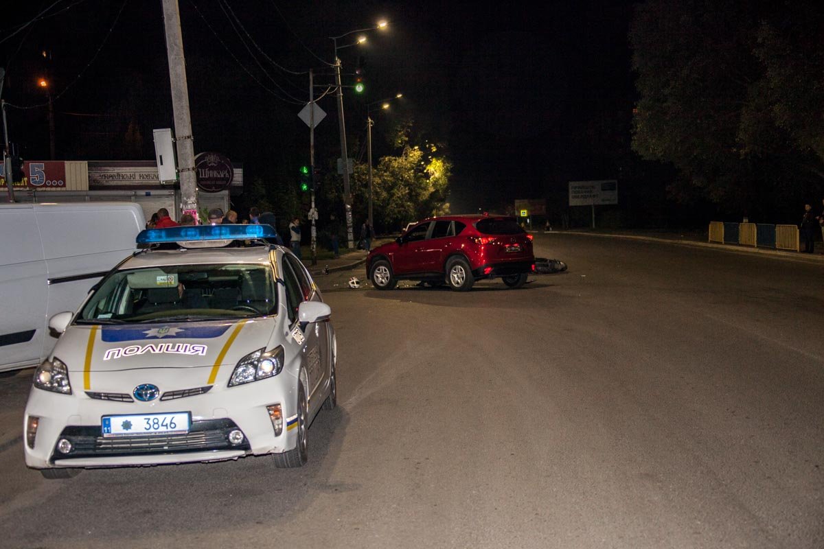 На Метростроевской несовершеннолетний байкер влетел в Mazda с детьми: есть пострадавшие 6