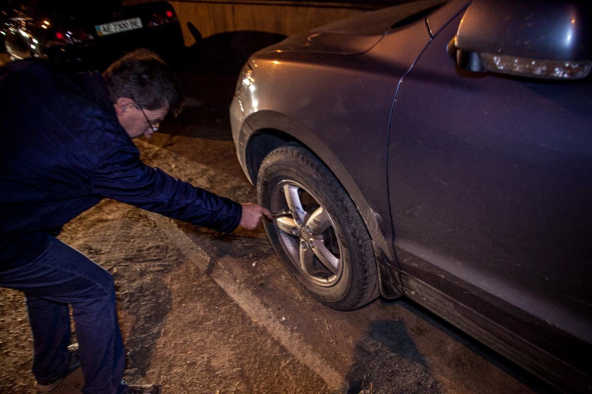 Тройной улов: в Днепре патрульные остановили пьяного участника ДТП без документов 5
