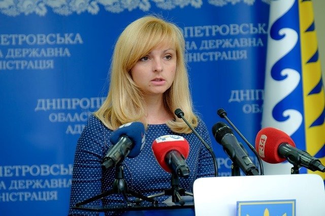 Про улюблених учителів, смішні моменти та коронні фразочки педагогів: працівники  ДніпроОДА розповіли про шкільні роки 3