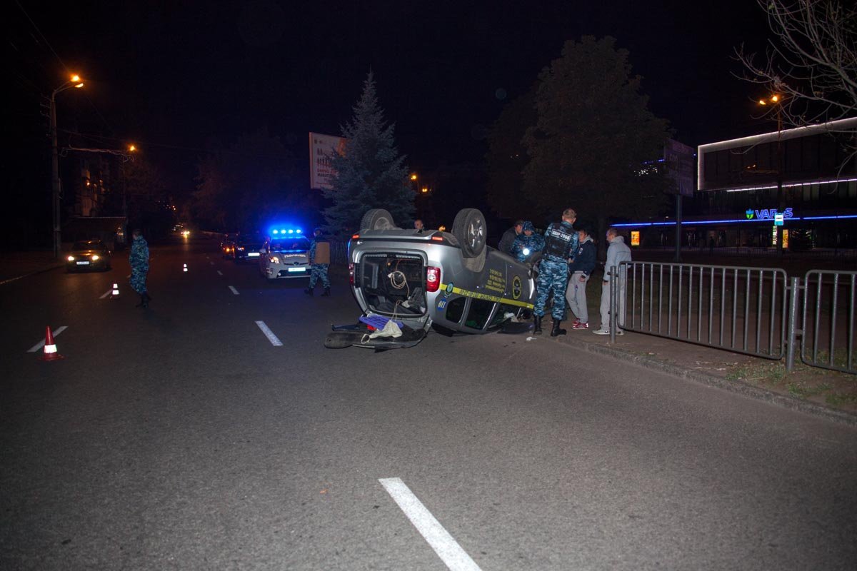 На Александра Поля перевернулся джип охранной службы 1