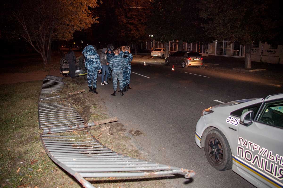 На Александра Поля перевернулся джип охранной службы 3