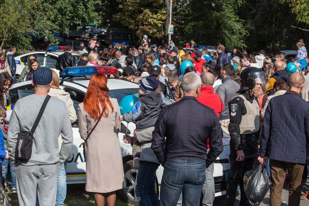 Как стать патрульным на один день: в Днепре проходит "Город профессий" 1