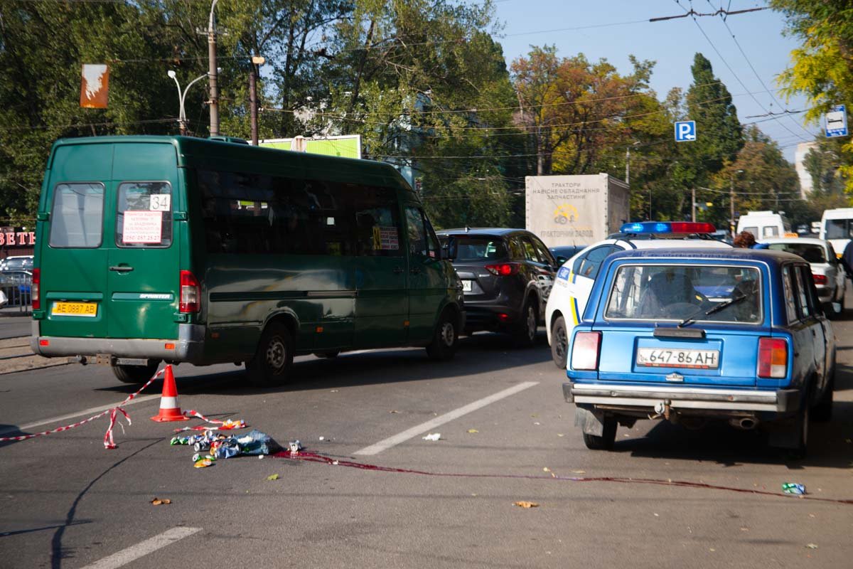 На 12 квартале Ford сбил женщину и скрылся: у пострадавшей серьезные травмы 1
