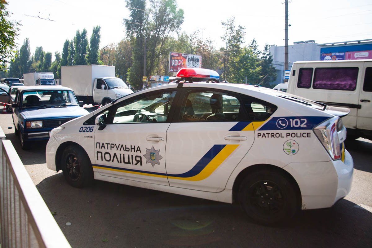 На 12 квартале Ford сбил женщину и скрылся: у пострадавшей серьезные травмы 4