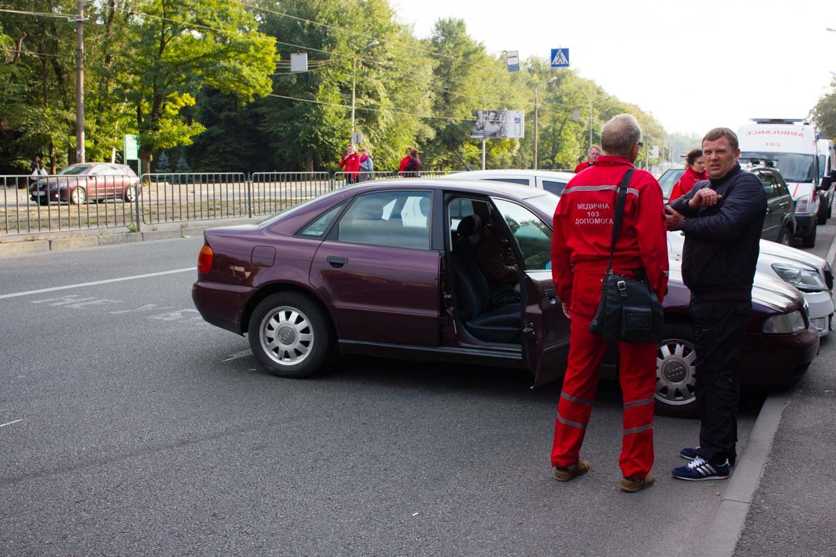 ДТП на Хмельницкого: пострадали 3-летняя девочка и женщина 6