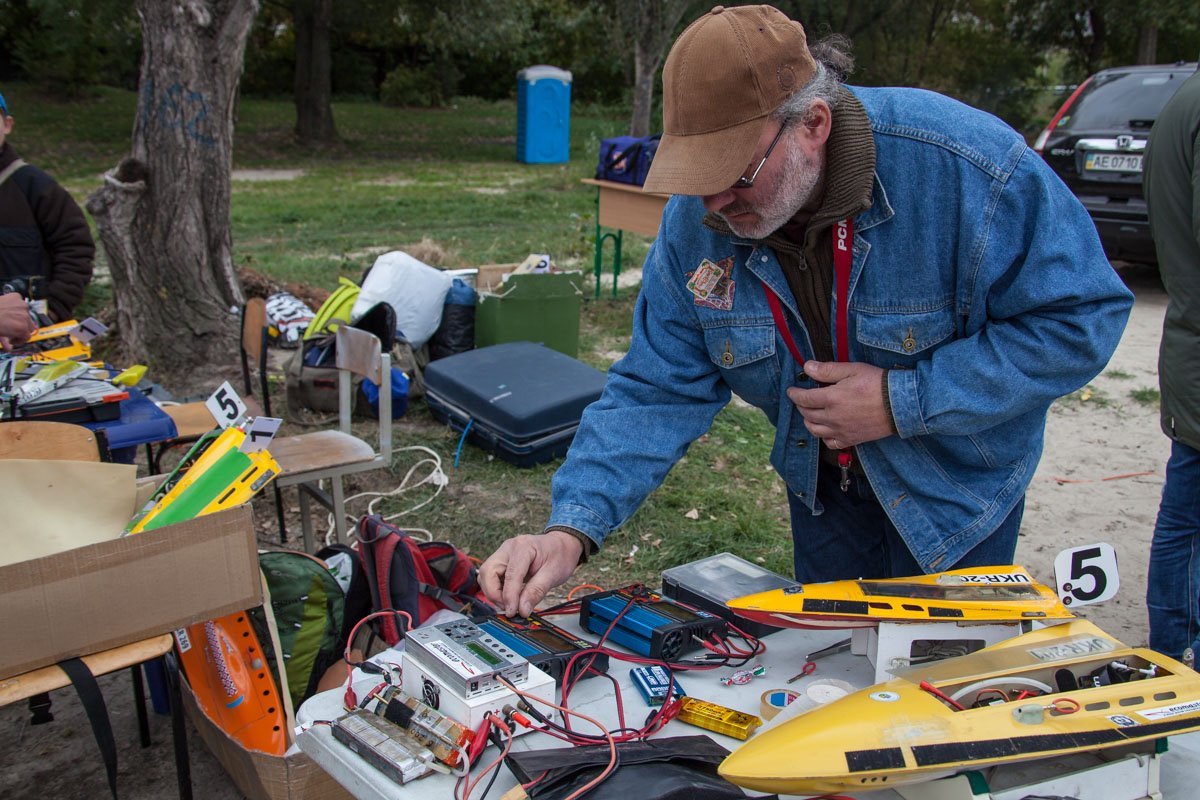 В Днепре прошли всеукраинские соревнования по быстроходным судомоделям: как это было 5