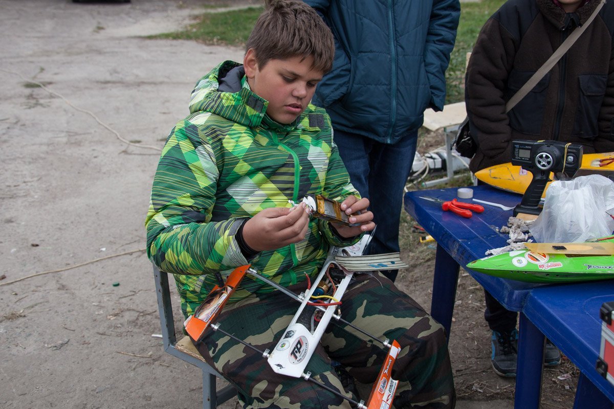 В Днепре прошли всеукраинские соревнования по быстроходным судомоделям: как это было 7