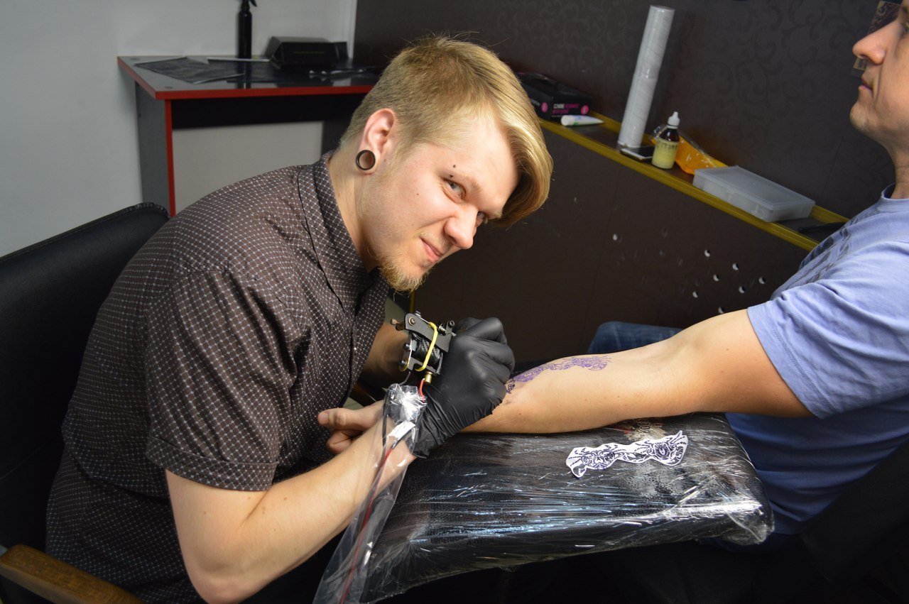 В честь Дня татуировщика: 5 лучших мастеров Днепра 3
