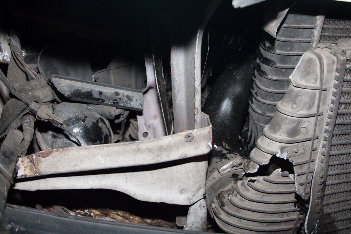 На проспекте Нигояна маршрутка врезалась в скорую 2