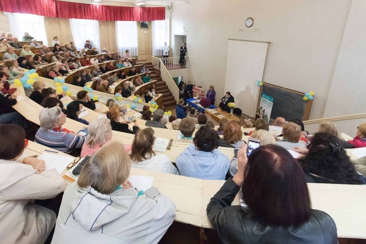 В Днепре будут развивать программы для людей пожилого возраста 1
