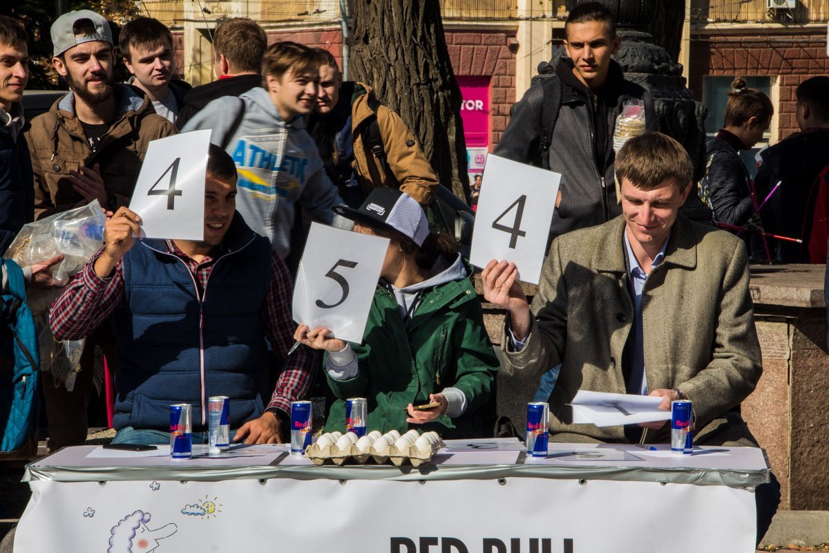 Летающие яйца в Днепре: как прошел Red Bull Gravity Challenge 13