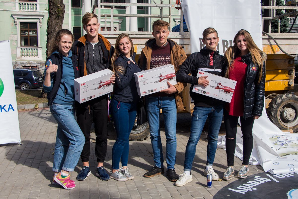 Летающие яйца в Днепре: как прошел Red Bull Gravity Challenge 19