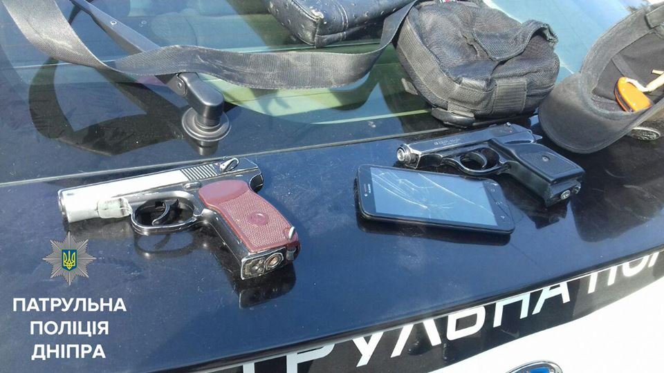 На Запорожском шоссе возле "Эпицентра" орудовали вооруженные автомобильные воры 1