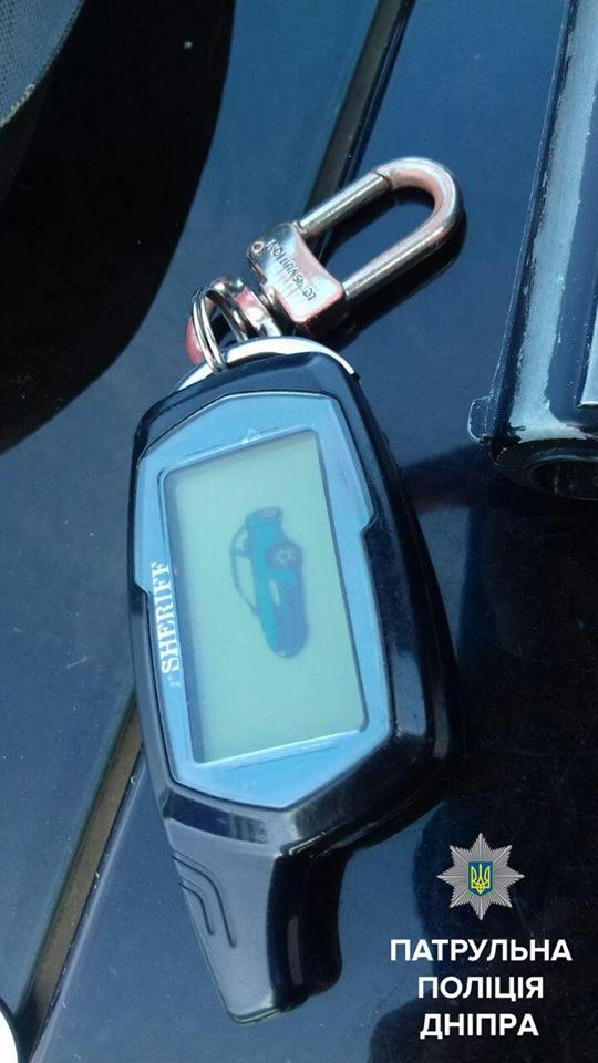 На Запорожском шоссе возле "Эпицентра" орудовали вооруженные автомобильные воры 2