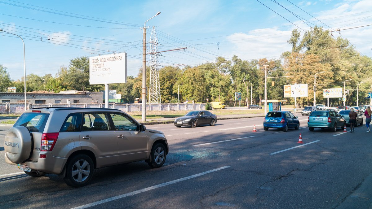 Возле Dafi столкнулись Chevrolet, Renault и Suzuki 5