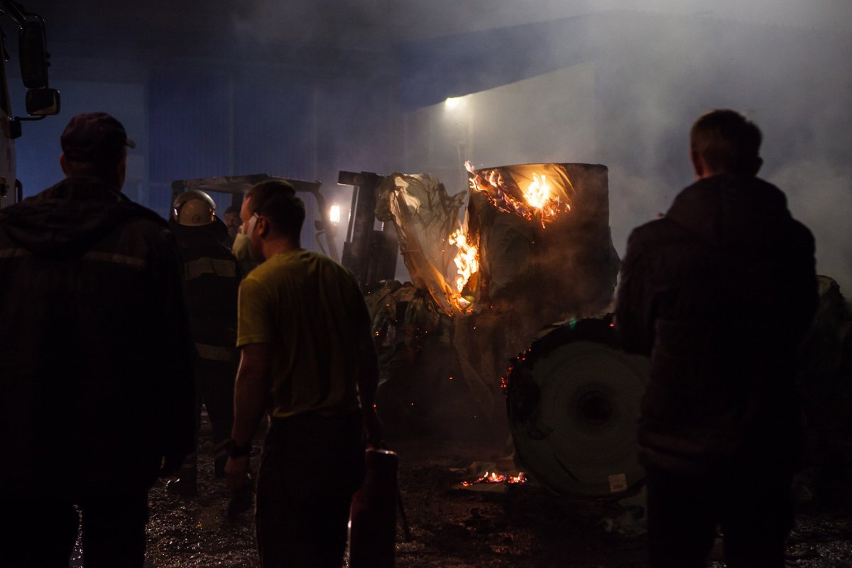 Масштабный пожар в Днепре: на заводе "Альбатрос" горит туалетная бумага 2