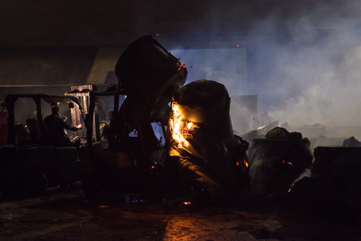 Масштабный пожар в Днепре: на заводе "Альбатрос" горит туалетная бумага 4