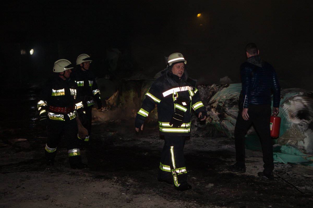 Масштабный пожар в Днепре: на заводе "Альбатрос" горит туалетная бумага 6