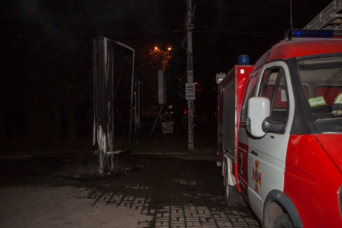 На Дмитрия Яворницкого горел рекламный щит: подробности 5