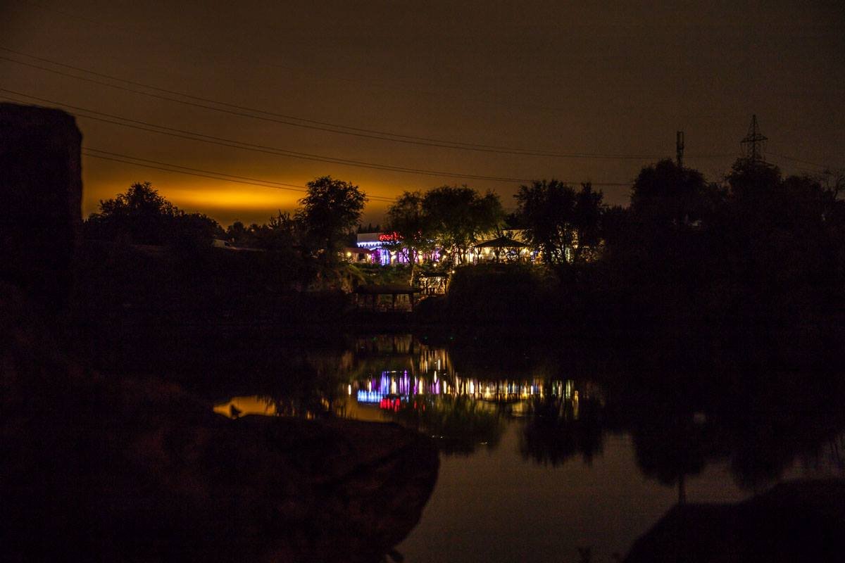 Огни ночного города манят: где можно прогуляться ночью в Днепре 1