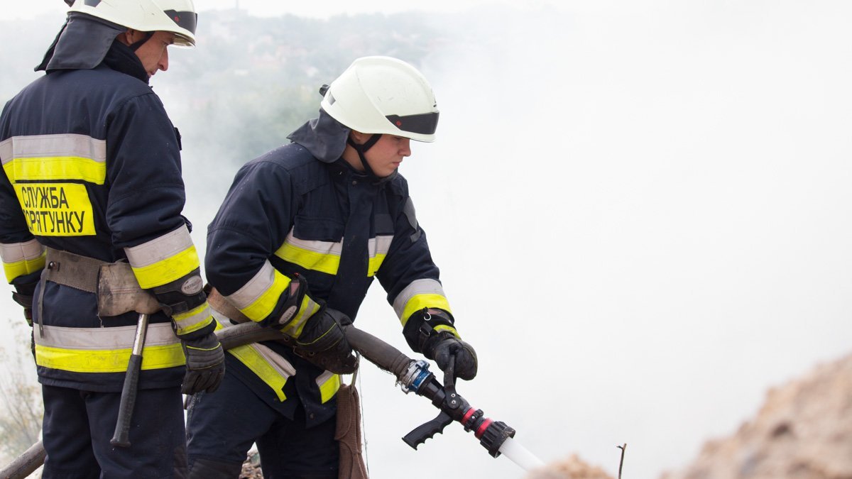 В Днепре в районе Телевизионной горела балка 7