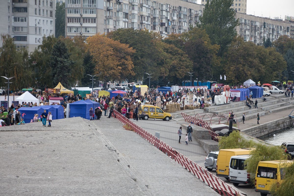 Протестанты, жатва и угощения: в Днепре впервые отметили День благодарения 2