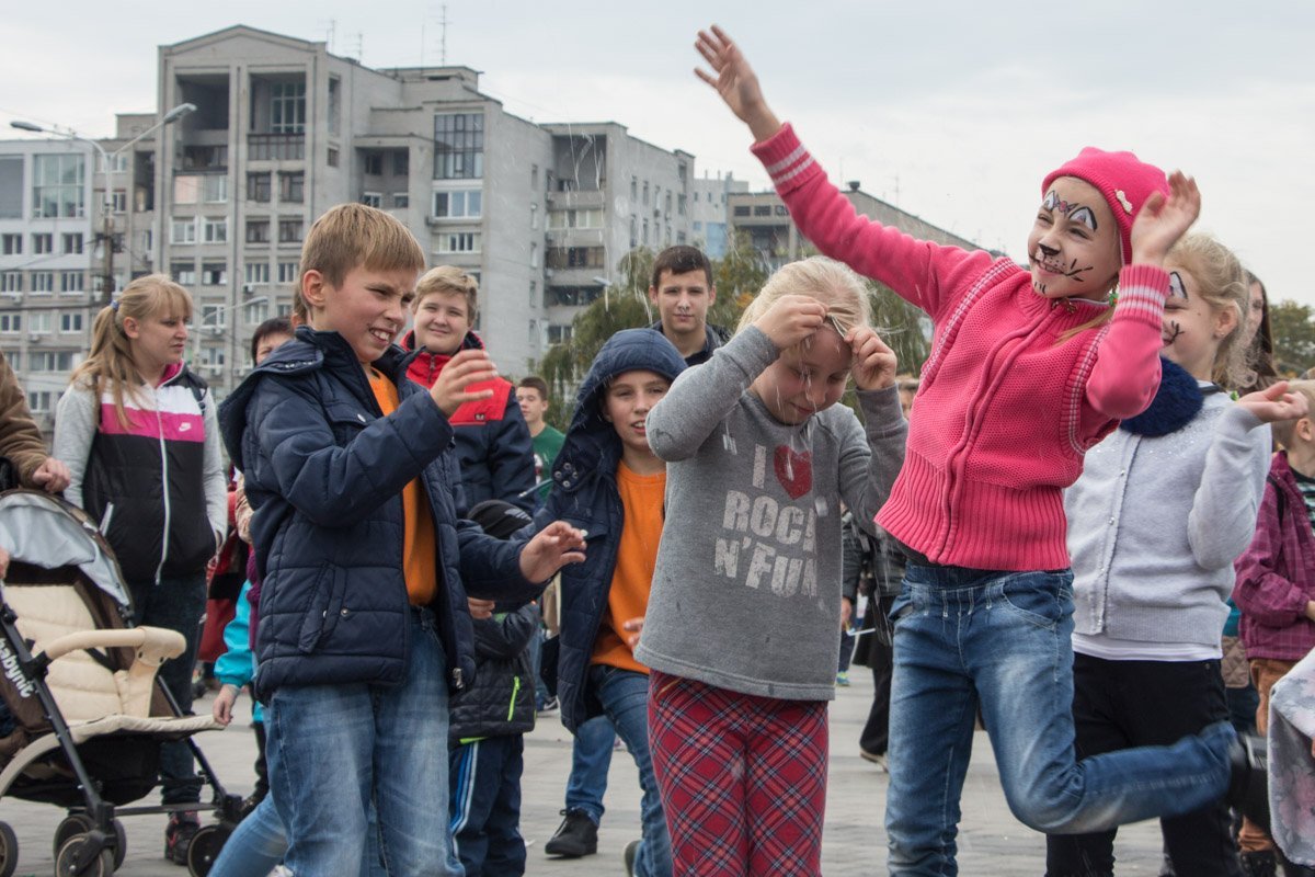 Протестанты, жатва и угощения: в Днепре впервые отметили День благодарения 12
