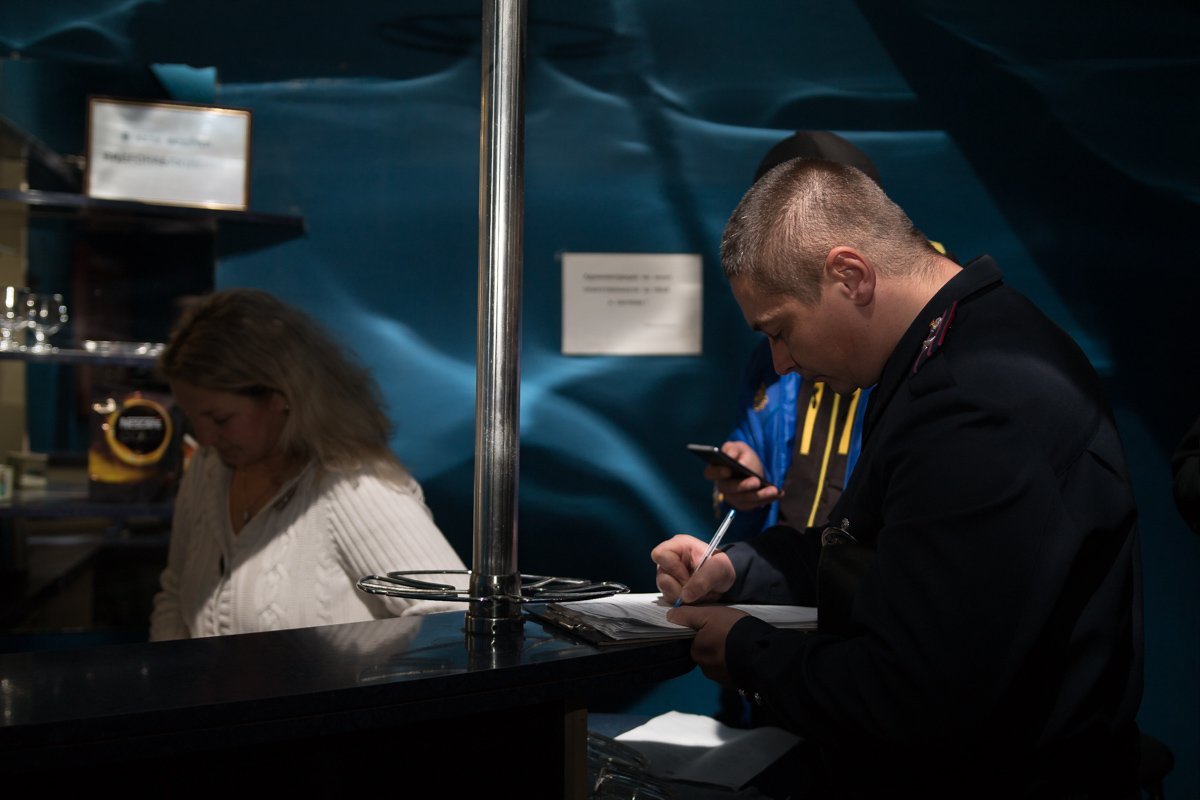 В Днепре активисты устроили облаву на залы игровых автоматов 4