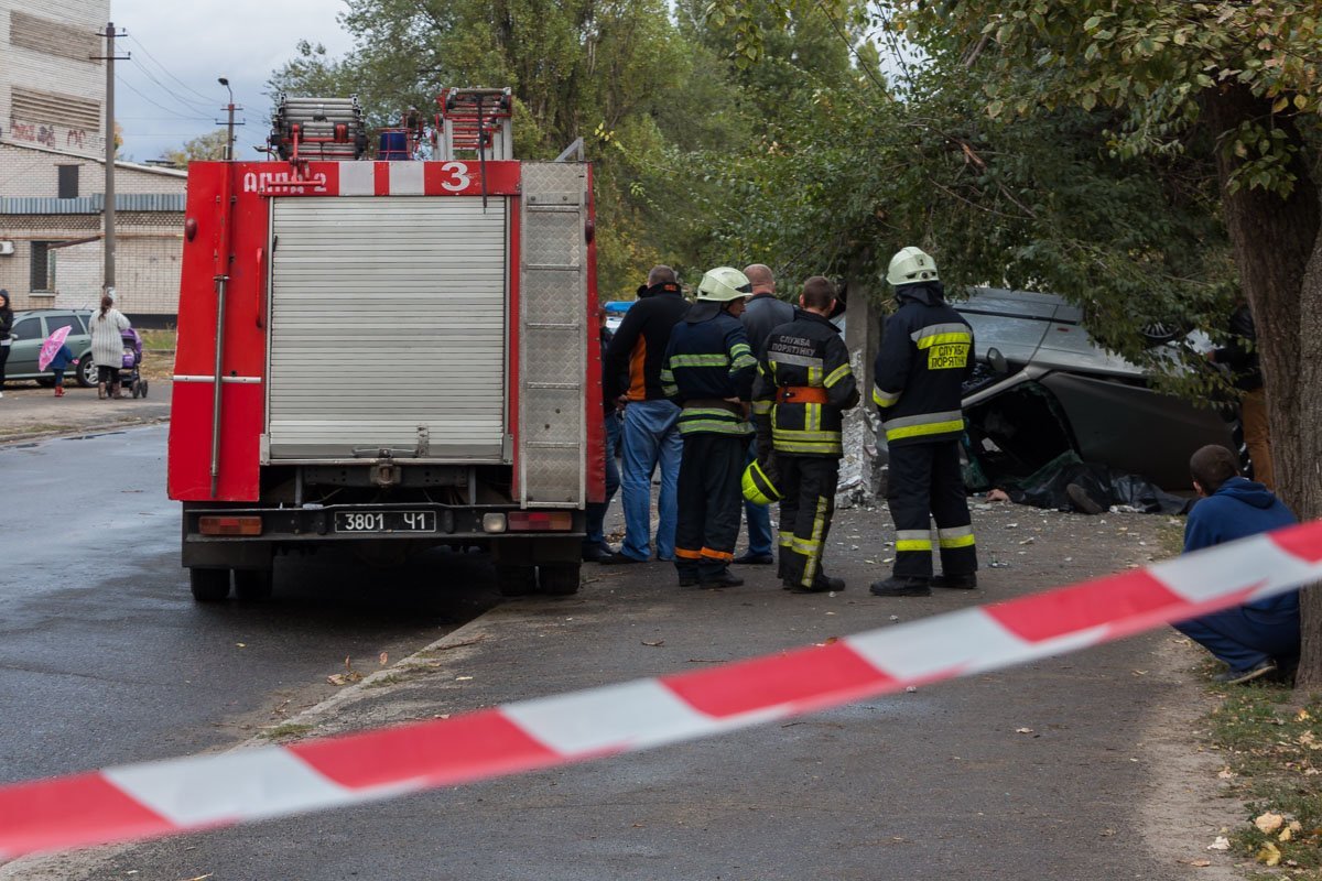 Смертельное ДТП на Семафорной: погибшего вырезали из автомобиля BMW 3