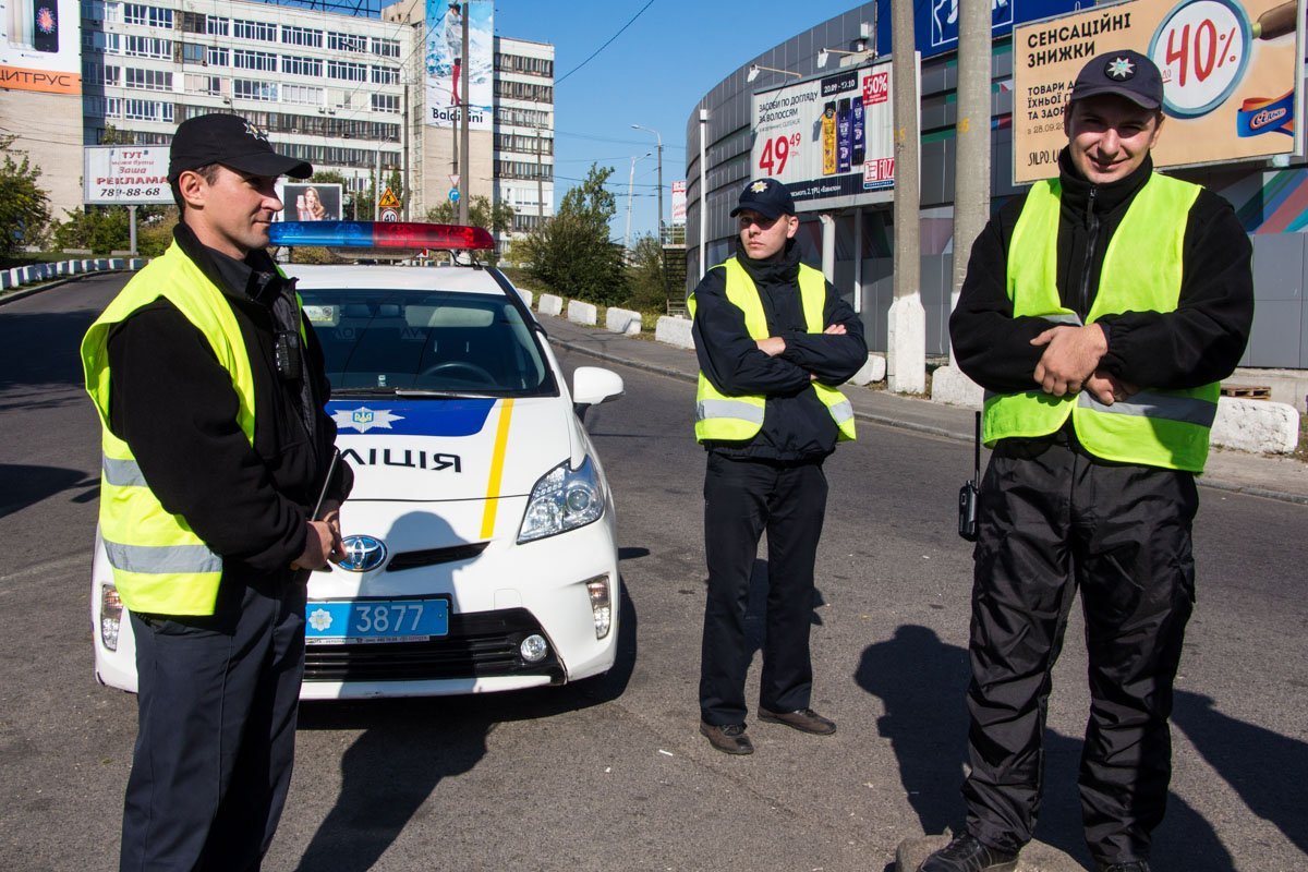 Как полиция и Муниципальная варта совместно патрулируют Новый мост 3