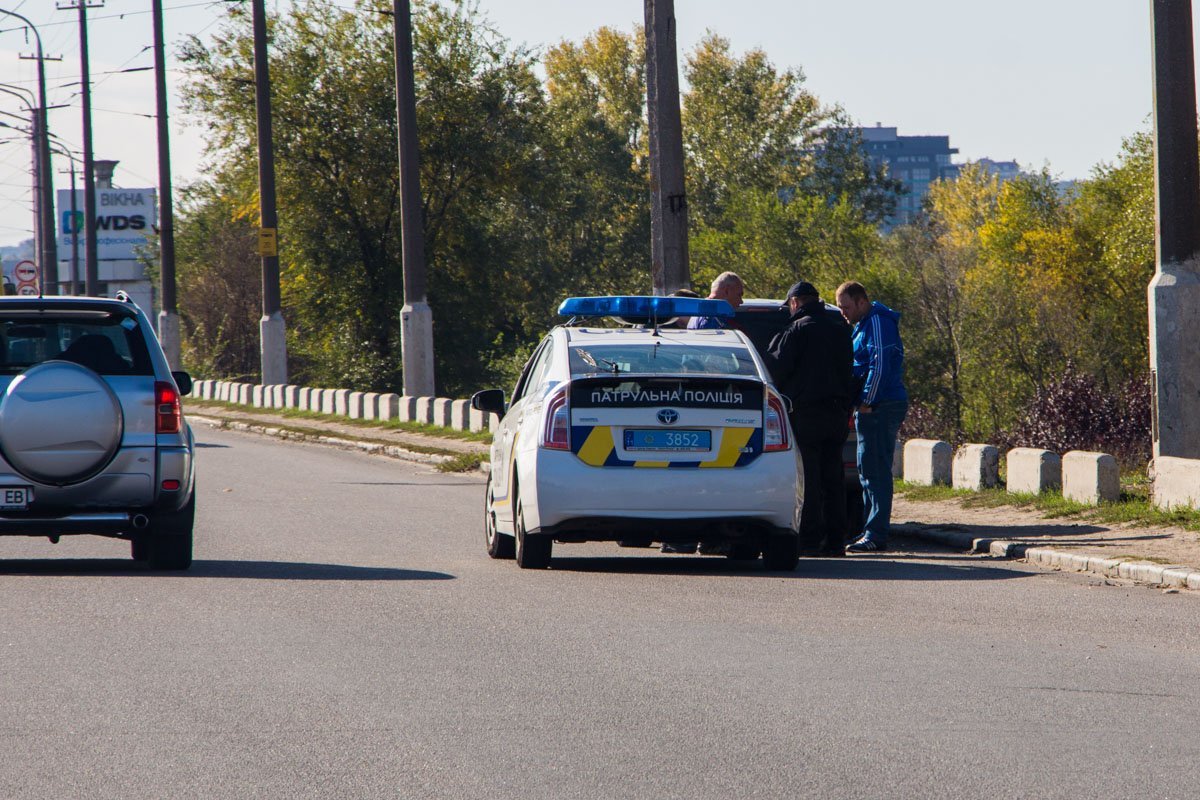 Как полиция и Муниципальная варта совместно патрулируют Новый мост 6