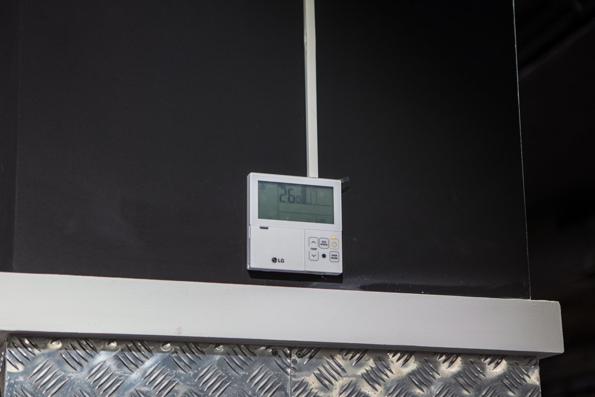 На проспекте Поля открылся новый «элитный» АТБ: ревизия супермаркета 5