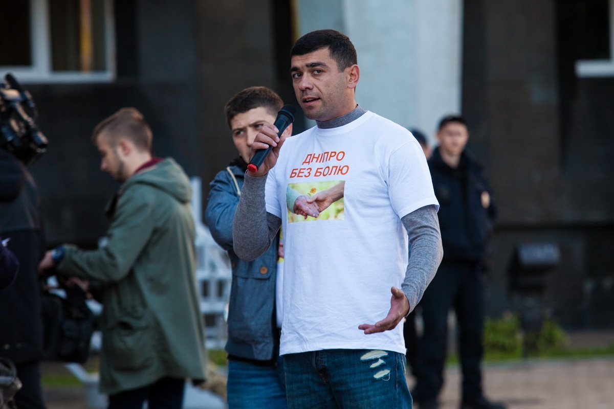 Возле Днепровского горсовета прошел митинг: горожане просили помощи для паллиативных больных 3