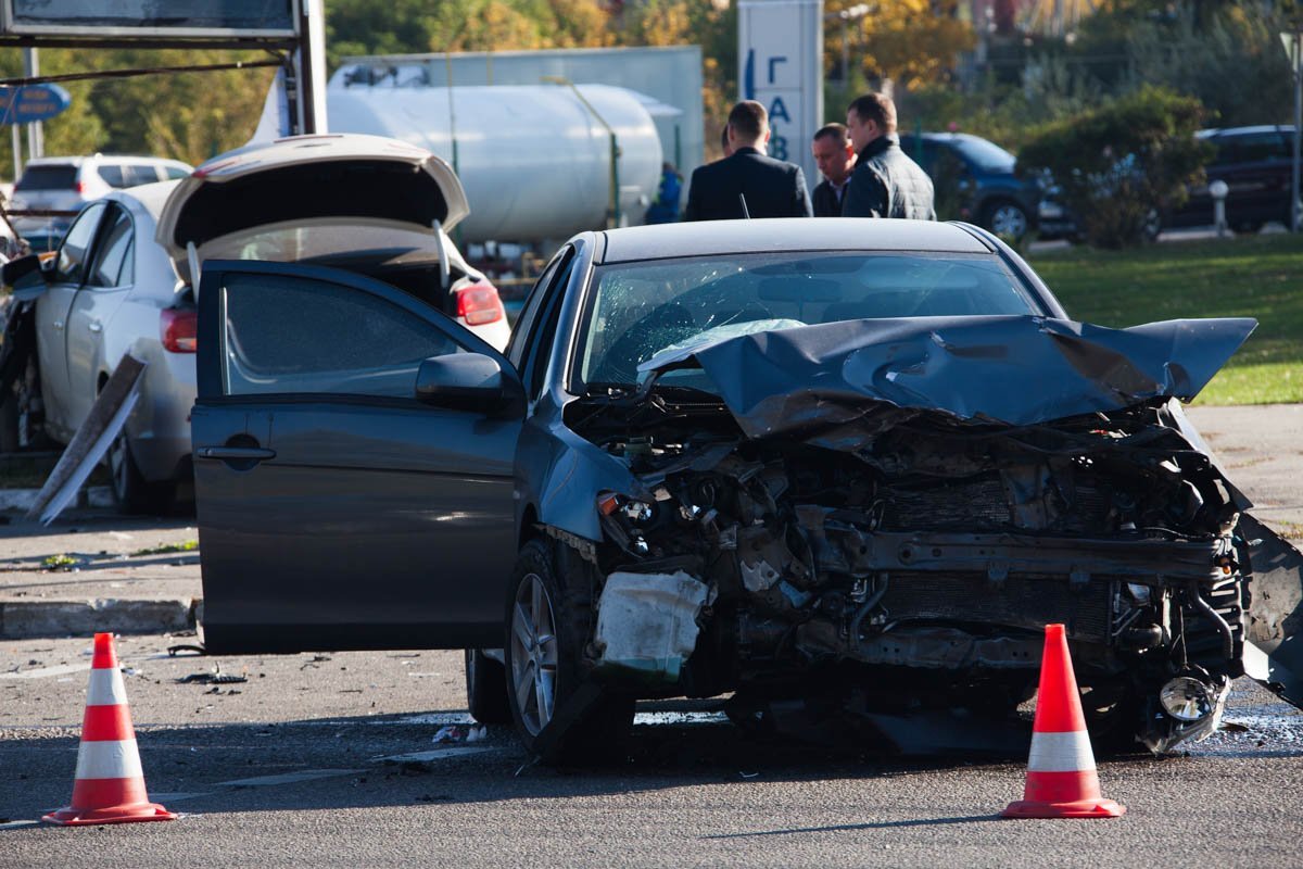 На Запорожском шоссе столкнулись Chevrolet и Mitsubishi: пострадал 32-летний мужчина 5