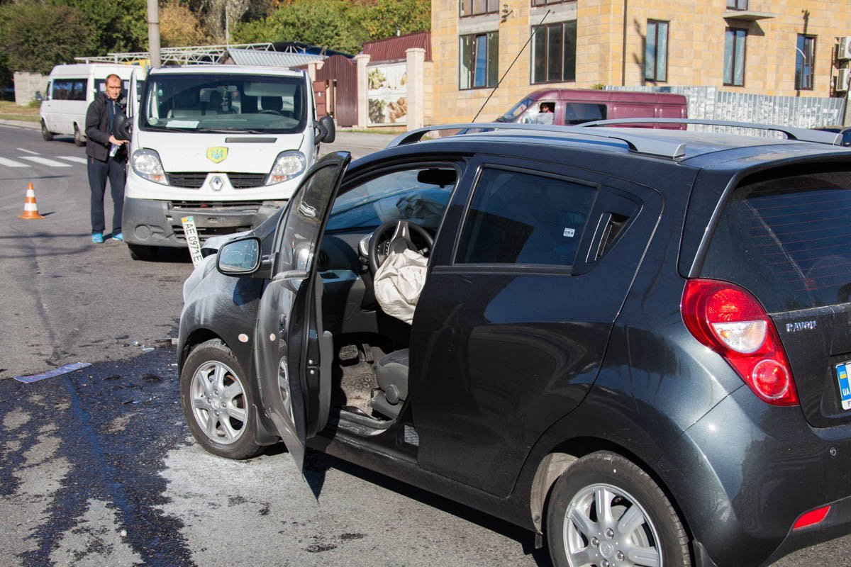 ДТП на Александра Гальченко: от столкновения с Renault загорелся Ravon 7