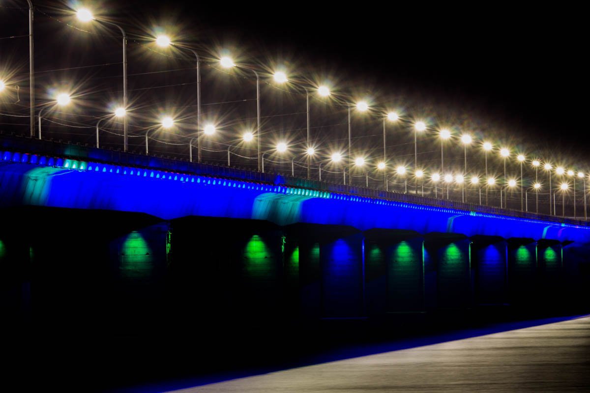 На Кайдакском мосту тестируют инновационную подсветку 4
