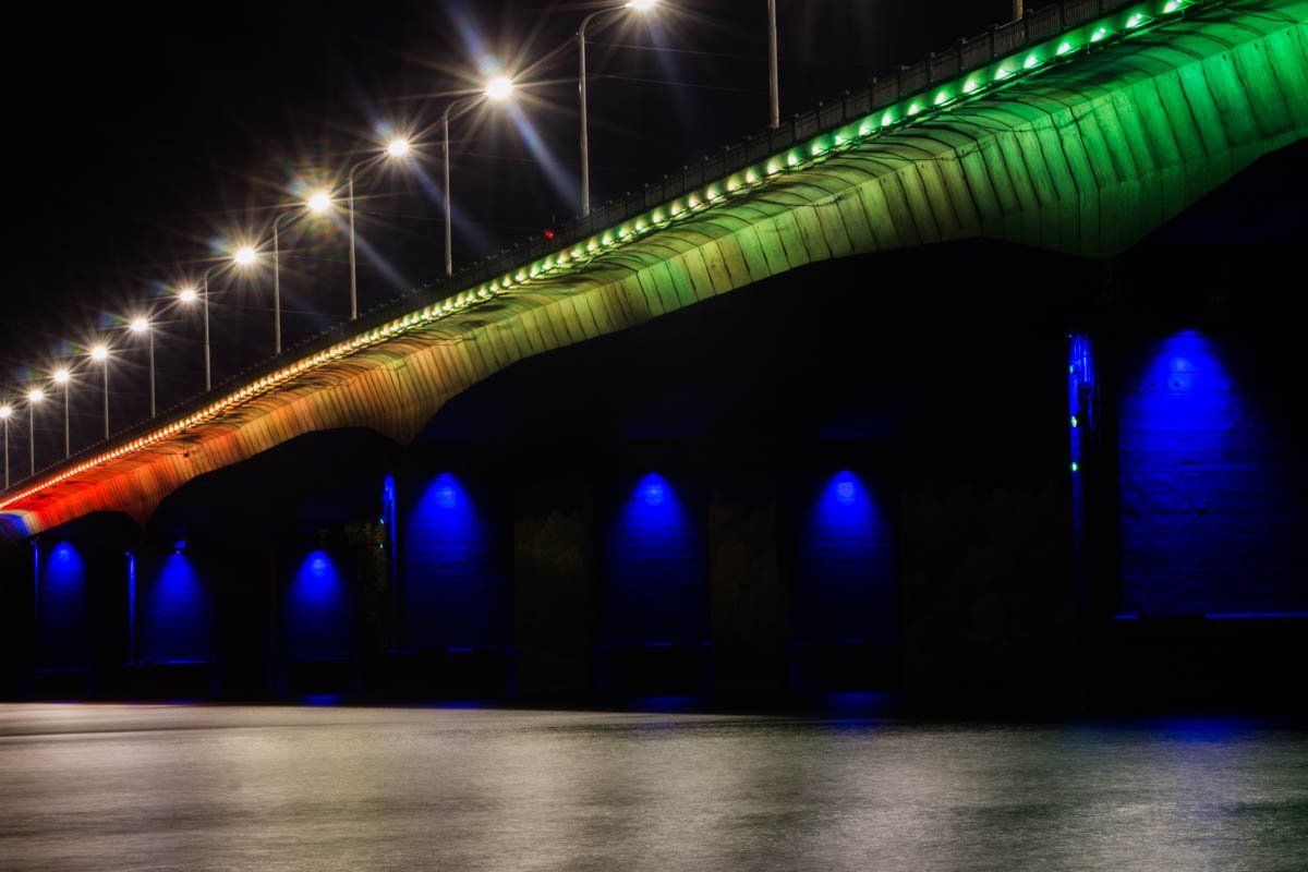 На Кайдакском мосту тестируют инновационную подсветку 5