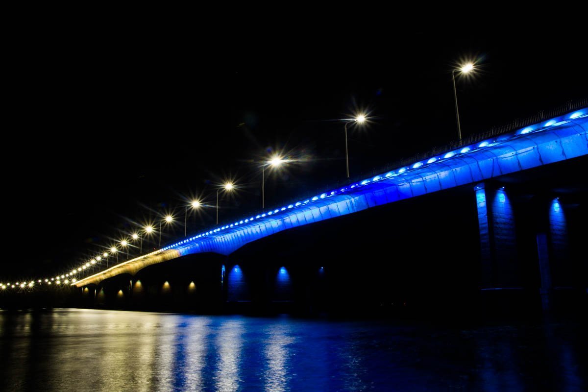 На Кайдакском мосту тестируют инновационную подсветку 10