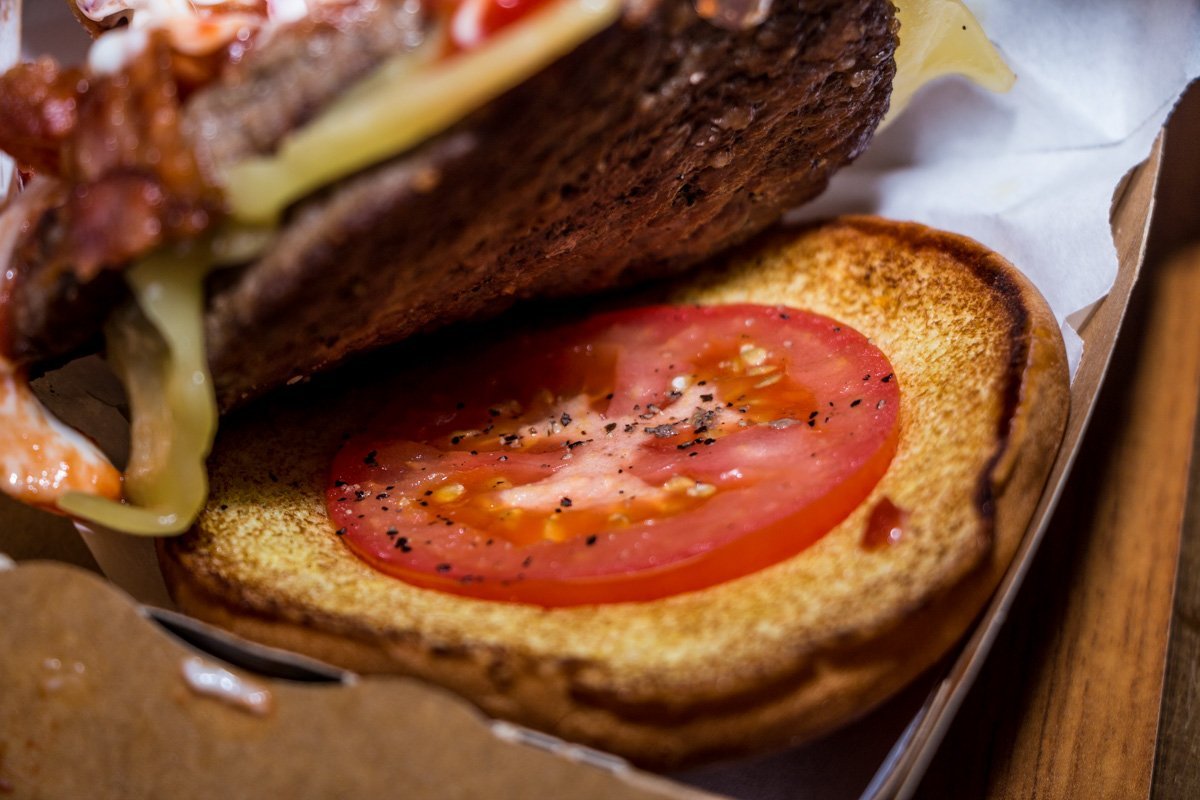 Новый бургер от McDonald’s: дегустация, цена и состав 5