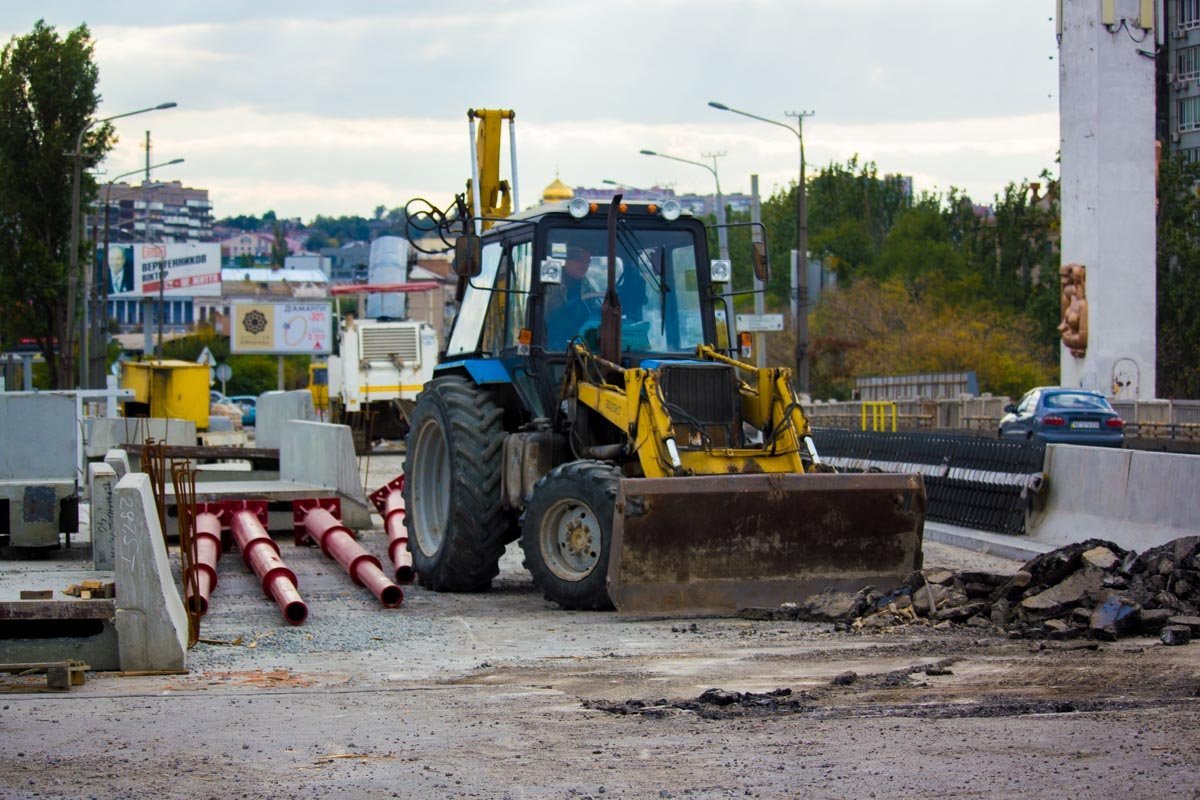 На Новом мосту заменили первую балку: видео с высоты птичьего полета 2